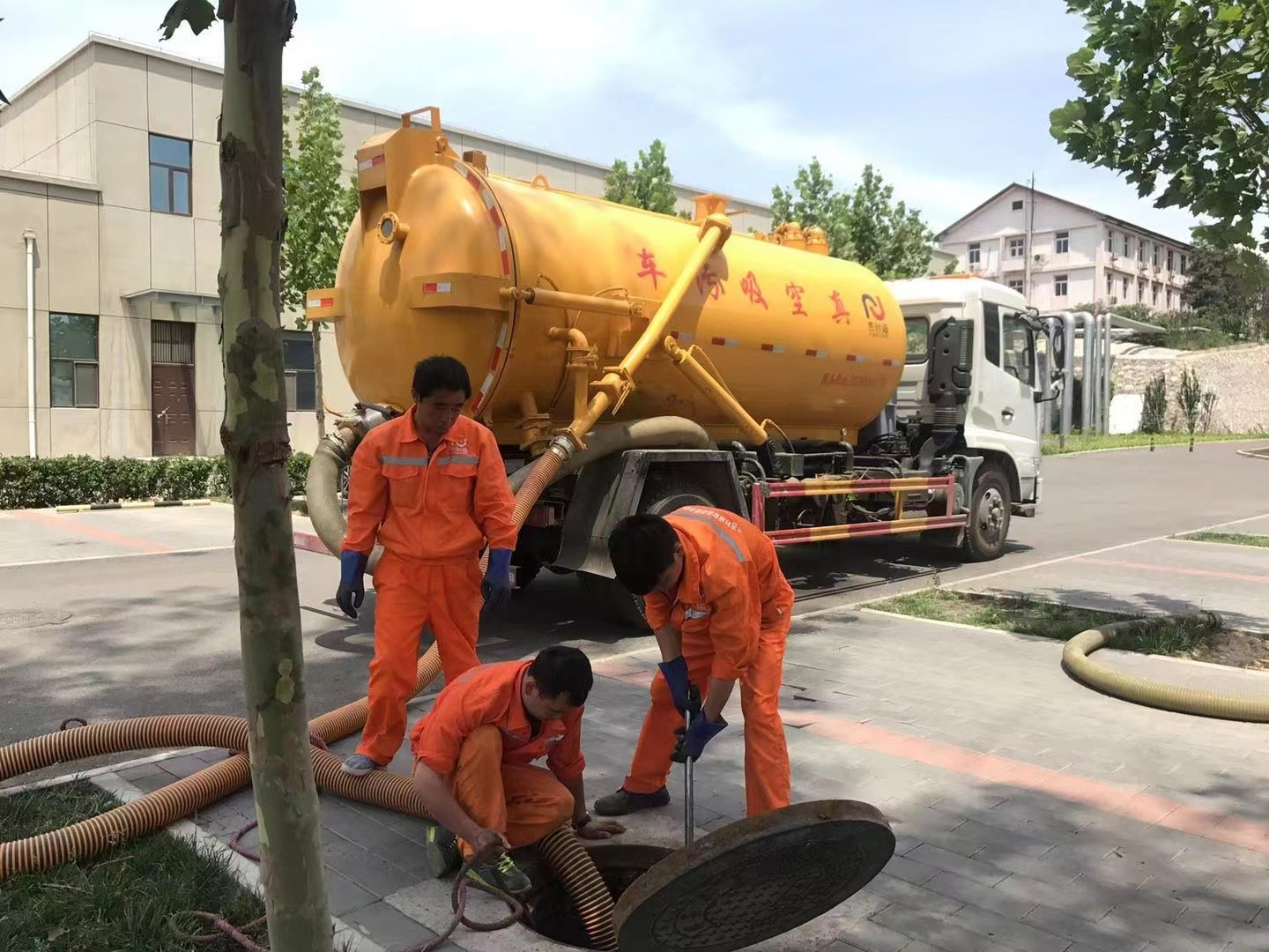 桓台化粪池清理与5-8吨吸粪车施工效率分析